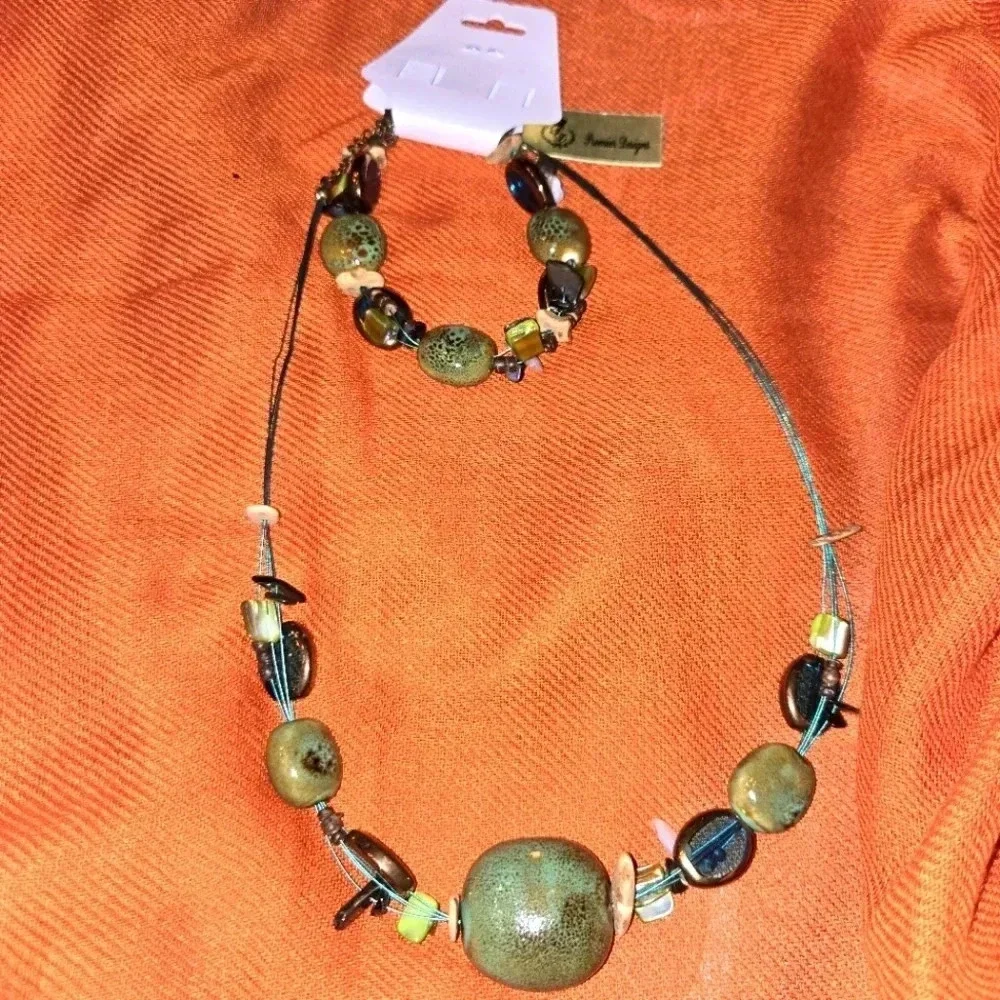 2 piece Premier Design jewelry set